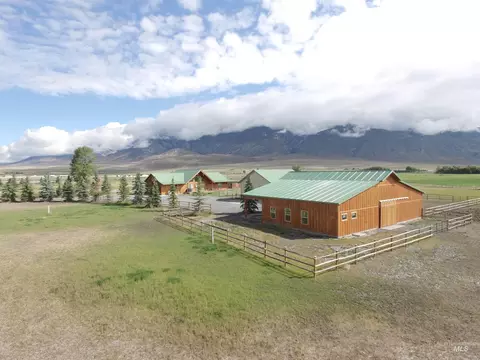 181 Crows Nest Loop, Mackay, ID 83251 photo 5