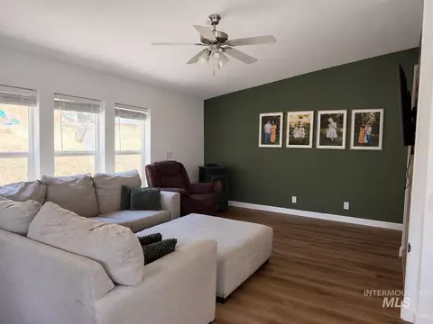1224 Woodside Rd, Cascade, ID 83611 photo 3