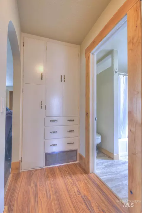 Entry Way - 351 W Main St S, Vale, OR 97918 photo 2 of 2