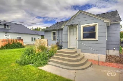 Exterior - 351 W Main St S, Vale, OR 97918 photo 1 of 6