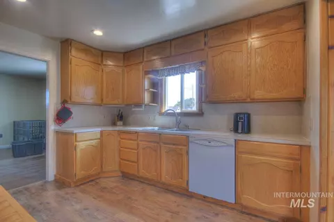 Kitchen - 351 W Main St S, Vale, OR 97918 photo 2 of 3