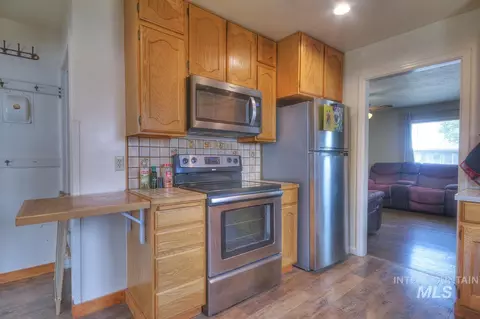 Kitchen - 351 W Main St S, Vale, OR 97918 photo 3 of 3