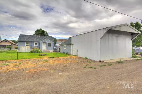 Exterior - 351 W Main St S, Vale, OR 97918 photo 6 of 6