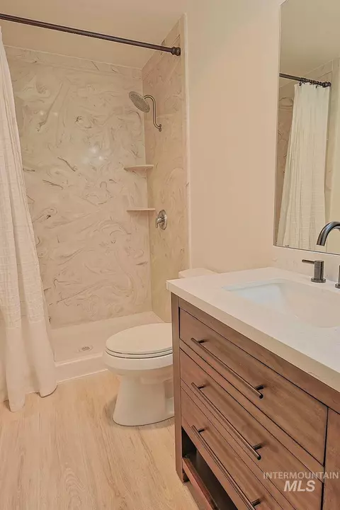 Bath - 640 Morrison St, Twin Falls, ID 83301 photo 5 of 5