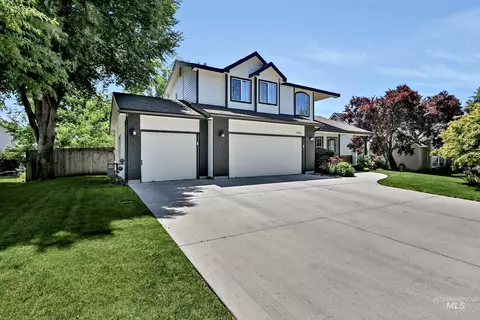 Exterior - 1961 E Shalimar Dr, Eagle, ID 83616 photo 2 of 10