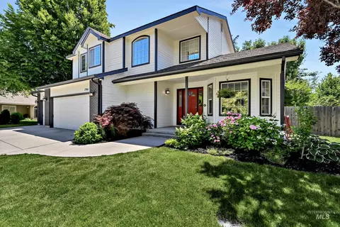 Exterior - 1961 E Shalimar Dr, Eagle, ID 83616 photo 5 of 10
