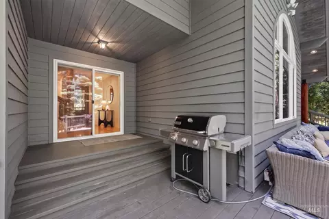 Exterior - 1029 Fireweed Dr, Mccall, ID 83638 photo 6 of 11
