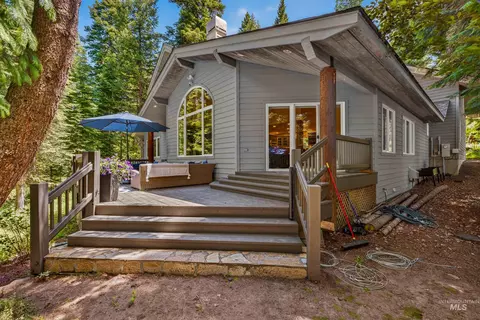 Exterior - 1029 Fireweed Dr, Mccall, ID 83638 photo 8 of 11