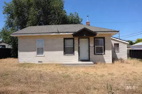 105 Madison St, Twin Falls, ID 83301