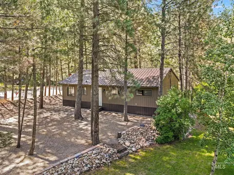 2071 N Pine Featherville Rd, Pine, ID 83647 photo 2
