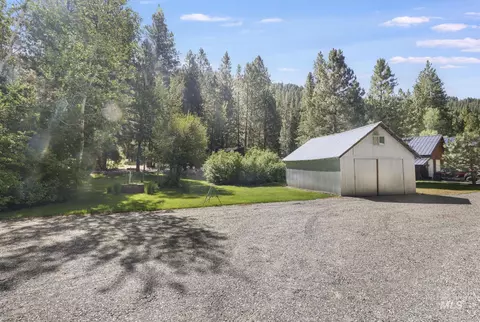 2071 N Pine Featherville Rd, Pine, ID 83647 photo 21