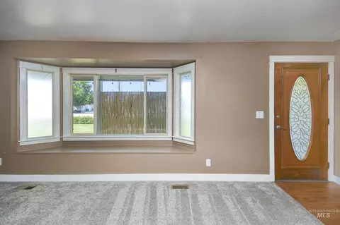 Entry Way - 1108 E Ustick Rd, Caldwell, ID 83607 photo 1 of 2