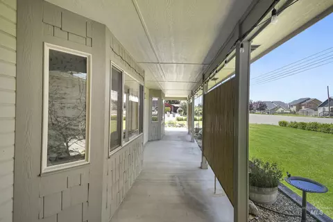 Exterior - 1108 E Ustick Rd, Caldwell, ID 83607 photo 5 of 11
