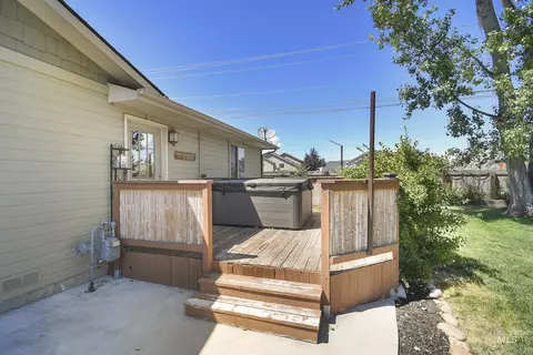 Exterior - 1108 E Ustick Rd, Caldwell, ID 83607 photo 9 of 11