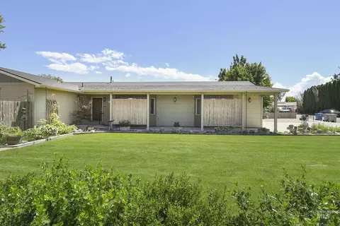 Exterior - 1108 E Ustick Rd, Caldwell, ID 83607 photo 3 of 11