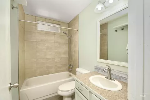 Bath - 1108 E Ustick Rd, Caldwell, ID 83607 photo 1 of 2