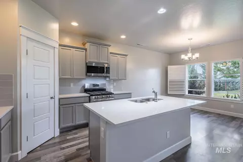 Other - 1023 N Chastain Ln, Eagle, ID 83616 photo 2 of 10