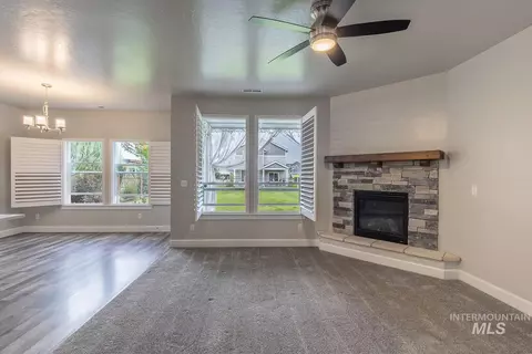 Living - 1023 N Chastain Ln, Eagle, ID 83616 photo 2 of 7