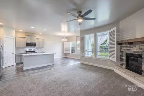 Living - 1023 N Chastain Ln, Eagle, ID 83616 photo 6 of 7