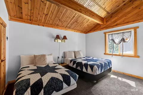Bedroom - 42 Red Fox Ct, Cascade, ID 83611 photo 3 of 4