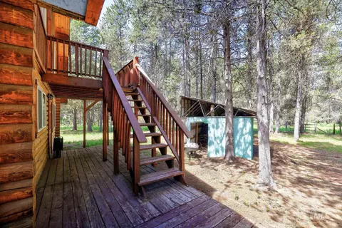 Exterior - 42 Red Fox Ct, Cascade, ID 83611 photo 3 of 7