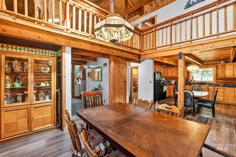Dining - 42 Red Fox Ct, Cascade, ID 83611 photo 2 of 7