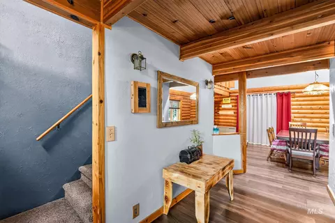 Entry Way - 42 Red Fox Ct, Cascade, ID 83611 photo 8 of 8