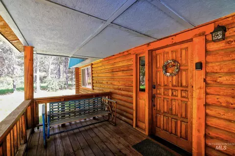 Exterior - 42 Red Fox Ct, Cascade, ID 83611 photo 4 of 7