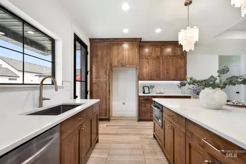 Kitchen - 979 Siphon St, Twin Falls, ID 83301 photo 6 of 8