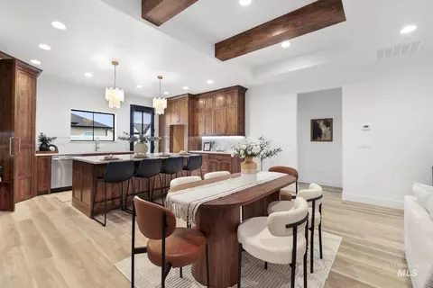 Dining - 979 Siphon St, Twin Falls, ID 83301 photo 1 of 2
