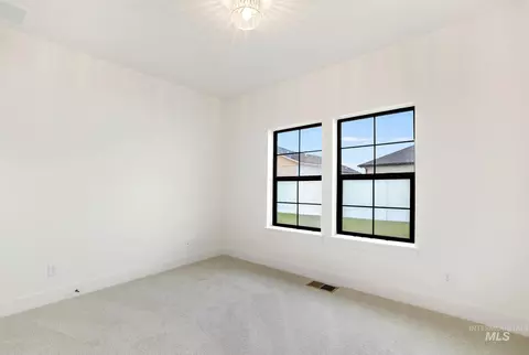 Bedroom - 979 Siphon St, Twin Falls, ID 83301 photo 4 of 4
