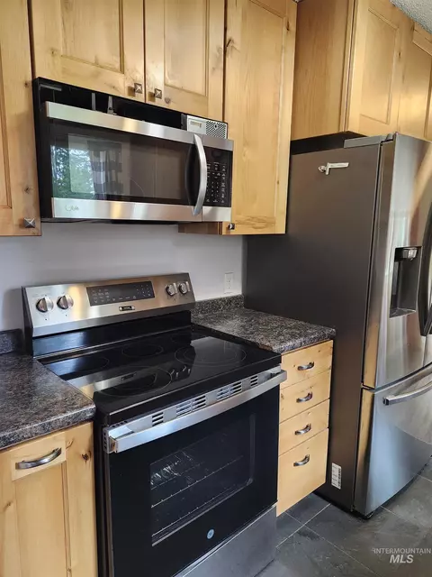 Kitchen - 425 Cedar Dr, Pierce, ID 83546 photo 5 of 6