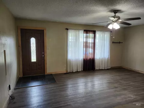 Living - 425 Cedar Dr, Pierce, ID 83546 photo 1 of 5