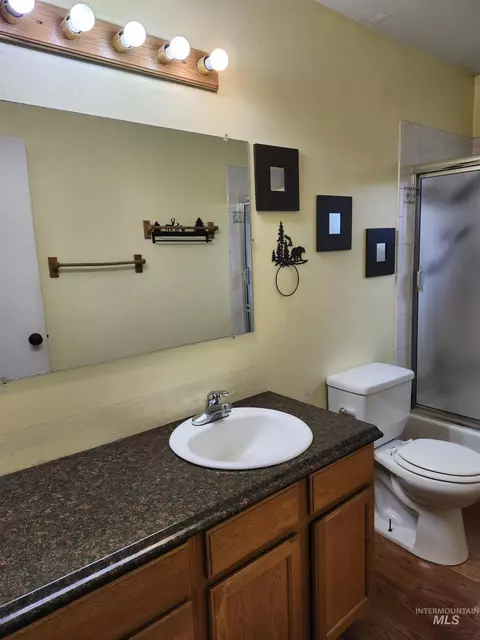 Bath - 425 Cedar Dr, Pierce, ID 83546 photo 1 of 2