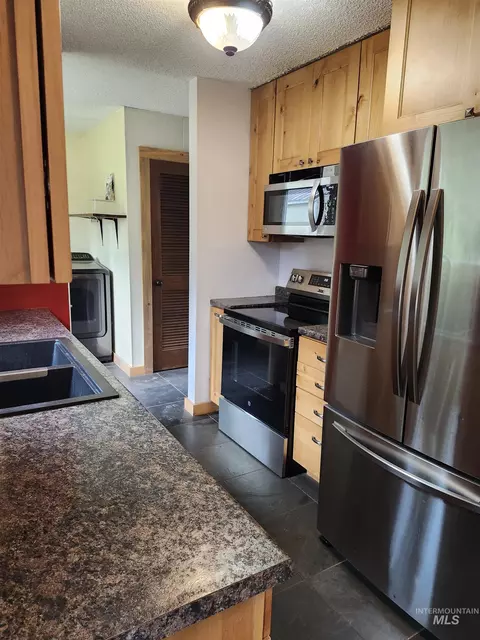 Kitchen - 425 Cedar Dr, Pierce, ID 83546 photo 3 of 6