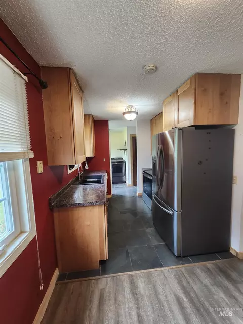 Kitchen - 425 Cedar Dr, Pierce, ID 83546 photo 2 of 6