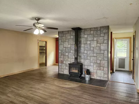 Living - 425 Cedar Dr, Pierce, ID 83546 photo 5 of 5