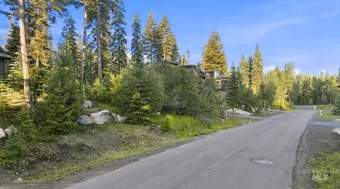 1012 Violet Way, Mccall, ID 83638 photo 4