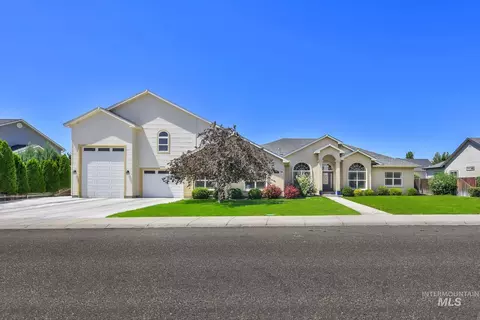 2025 N 6th E, Mountain Home, ID 83647