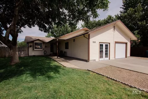 1530 Rosewood St, Mountain Home, ID 83647