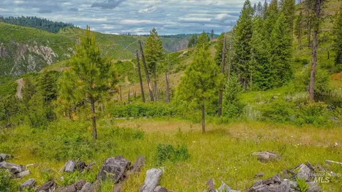 312 Hidden Valley Ln, Weippe, ID 83553 photo 4