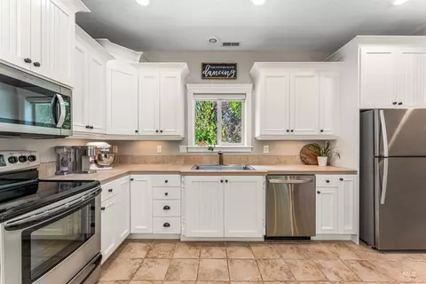 Kitchen - 704 N White Sage Way, Eagle, ID 83616 photo 5 of 5