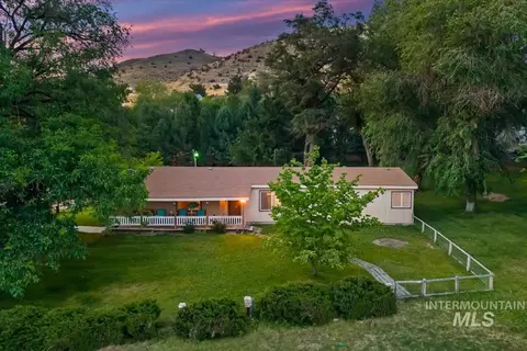 5758 W Hill Rd, Boise, ID 83703