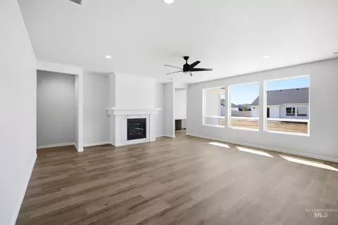 Living - 2999 N Schimigadoon Way, Eagle, ID 83616 photo 2 of 5