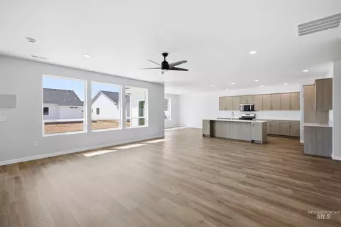 Living - 2999 N Schimigadoon Way, Eagle, ID 83616 photo 5 of 5