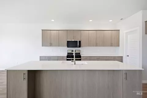 Kitchen - 2999 N Schimigadoon Way, Eagle, ID 83616 photo 1 of 2