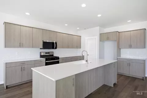 Kitchen - 2999 N Schimigadoon Way, Eagle, ID 83616 photo 2 of 2