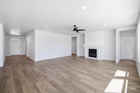 Living - 2999 N Schimigadoon Way, Eagle, ID 83616 photo 4 of 5