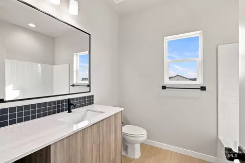 Bath - 3035 N Schimigadoon Way, Eagle, ID 83616 photo 5 of 9