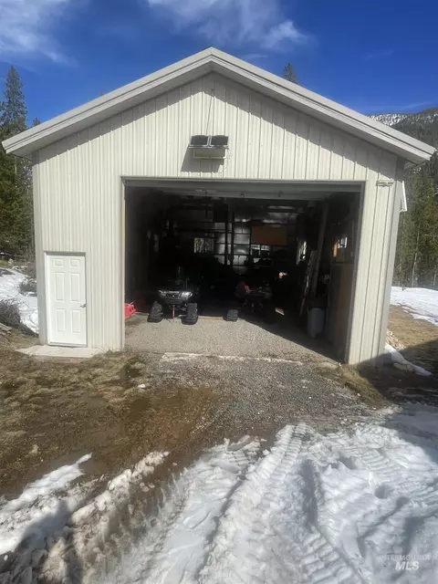 17567 Edwardsburg Rd, Cascade, ID 83611 photo 3
